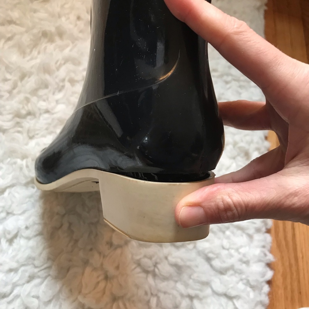 FLASH SALE 🥳🥳🥳CHANEL  boots - Picture 7 of 8